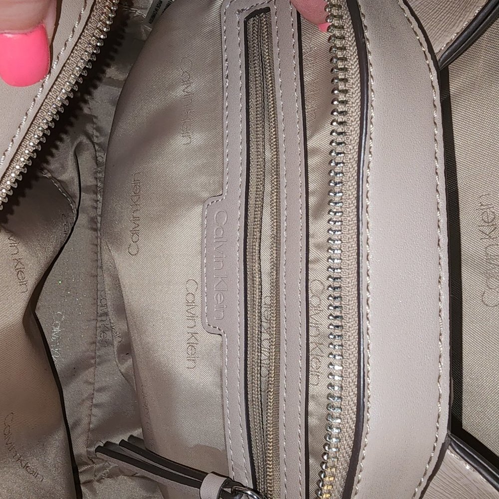 Calvin Klein bag - Picture 6 of 13